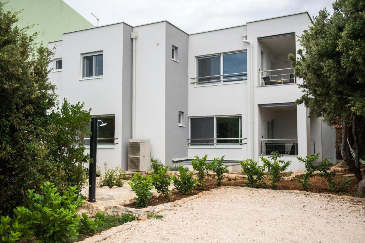 Apartments Jedro Petrcane Esterno foto